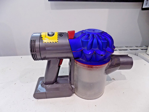 Dyson vacuum cleaner main - dyson, v7