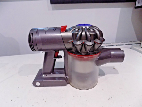 Dyson vacuum cleaner - dyson, v7