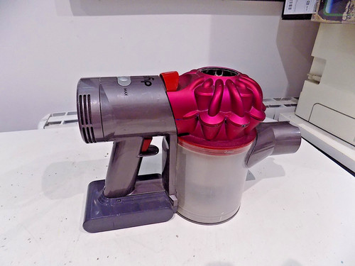 Dyson vacuum cleaner main - dyson, v7